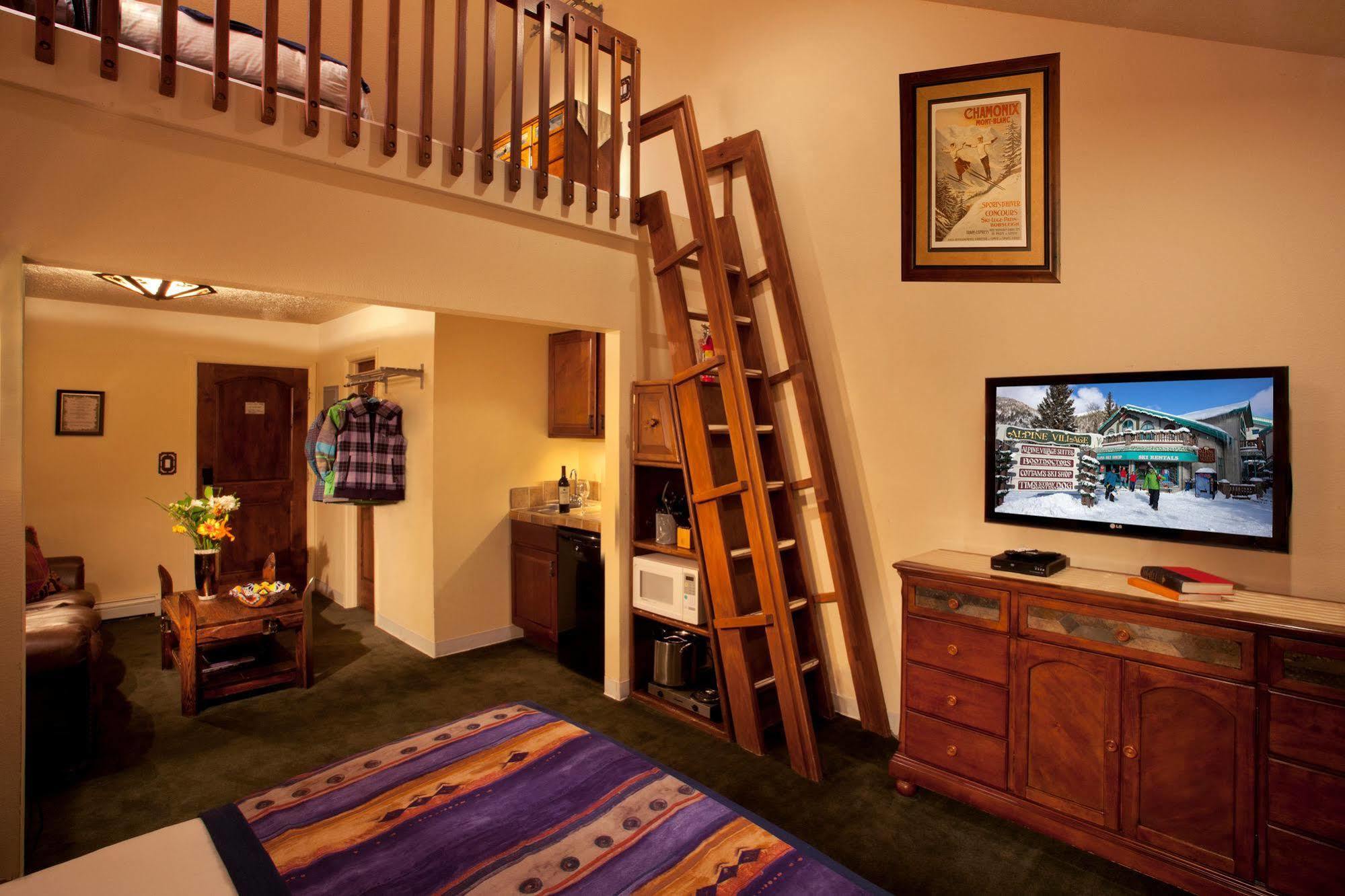 Alpine Village Suites وادي تاوس للتزلج المظهر الخارجي الصورة